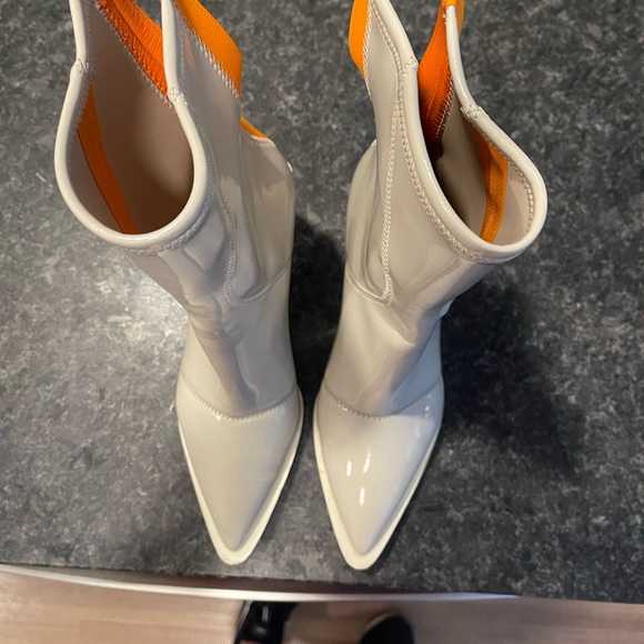 FENDI Ankle Boots Beige Orange Neoprene FFRAME Zipper Wood Heels 38.5 - Picture 3 of 8